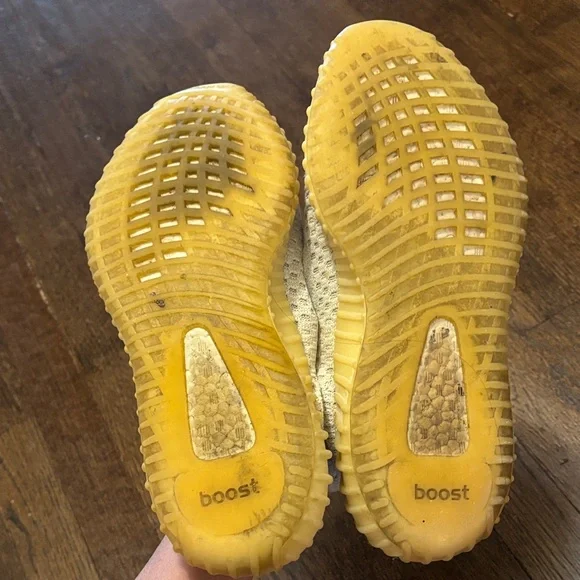 Yeezy Boost 350 V2 by adidas - Picture 8 of 10